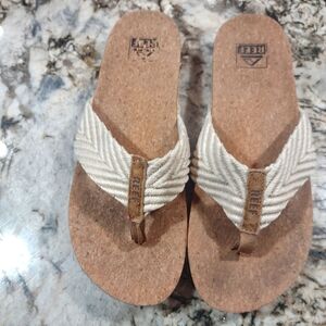Women's Reef Cushion Strand Flip Flops sz 9/ Pre-owned